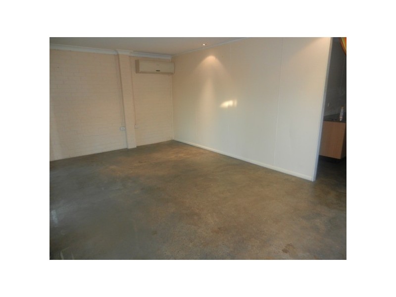 2 Glenbrook Crescent, Georges Hall NSW 2198