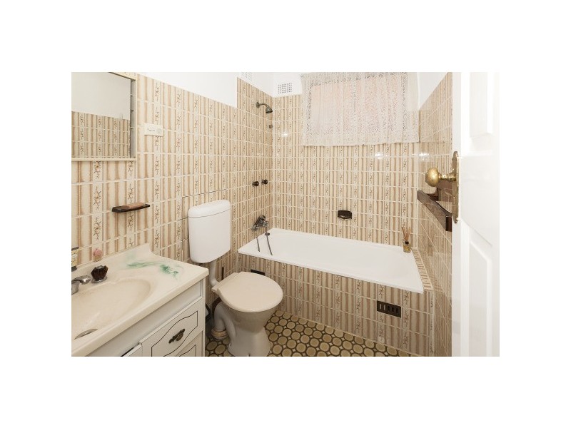 118 Carrington Avenue, Hurstville NSW 2220