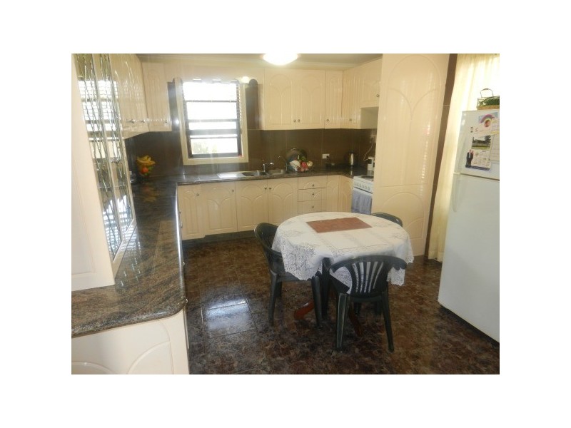 21 Collins ave, Lurnea NSW 2170