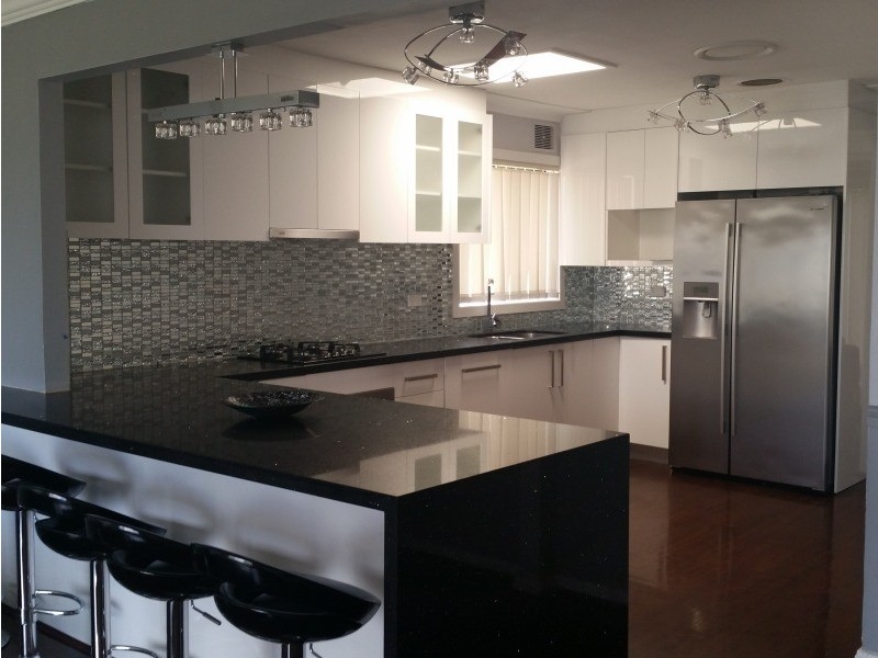 101 Sandra St, Woodpark NSW 2164