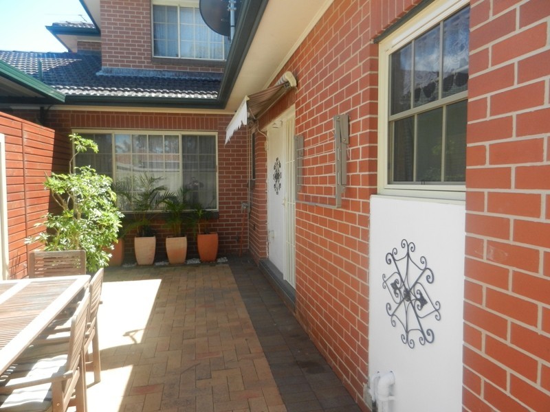 71A Johnstone St, Peakhurst NSW 2210