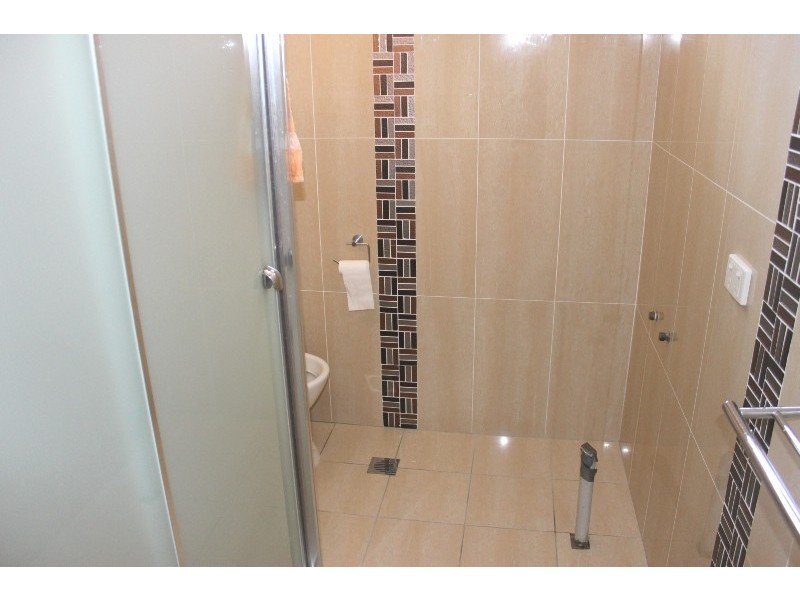 24 Gosling St, Greenacre NSW 2190