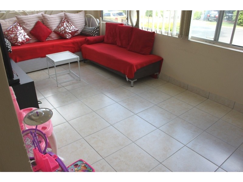24 Gosling St, Greenacre NSW 2190