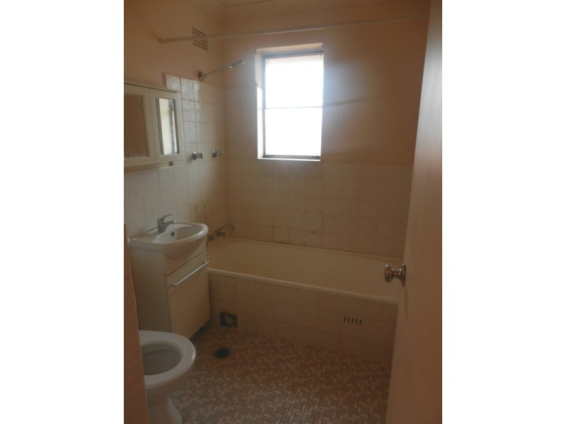 2/48 Stoddart St, Roselands NSW 2196