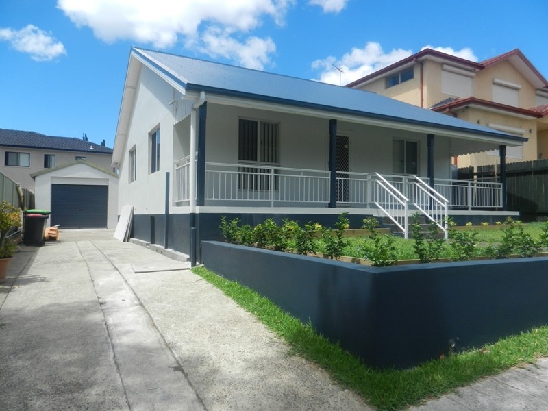 134 Moorefields Rd, Kingsgrove NSW 2208