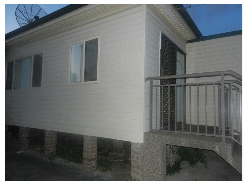 3 Lithgow Ave,, Yagoona NSW 2199
