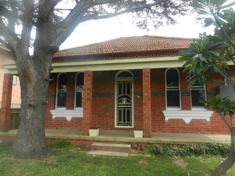 7 Water View st, Carlton NSW 2218