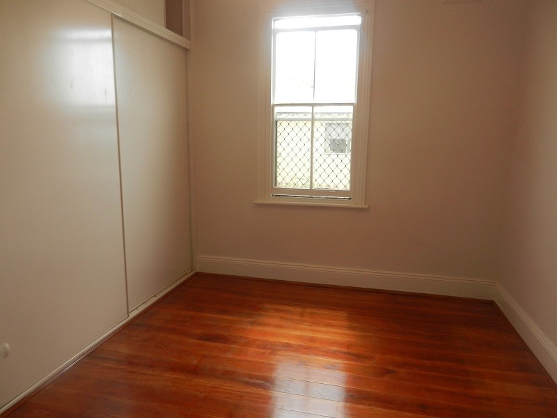 7 Water View st, Carlton NSW 2218