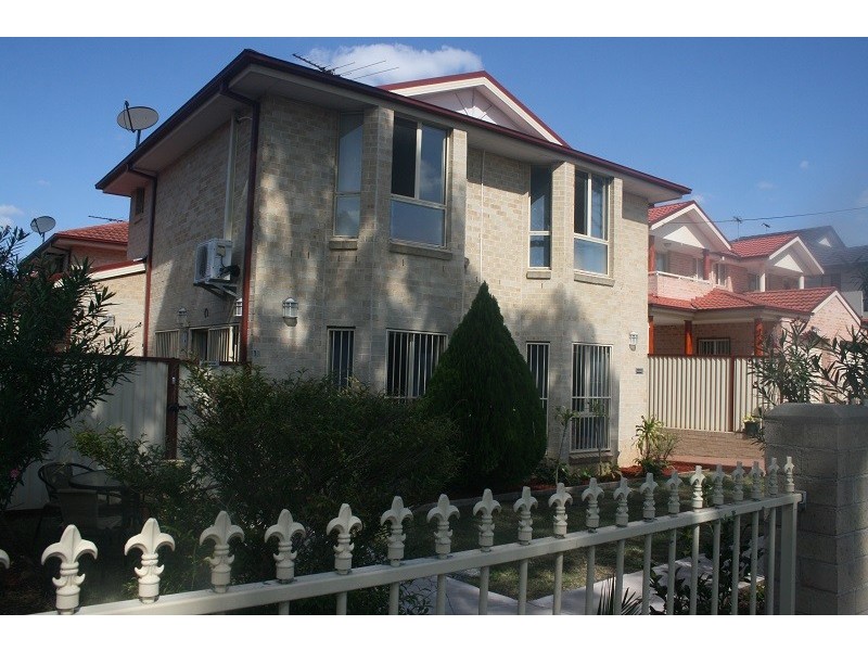1/14 Hugh st, Belmore NSW 2192