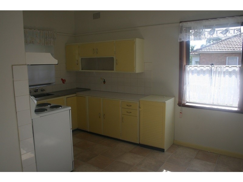 17 Low St, Hurstville NSW 2220