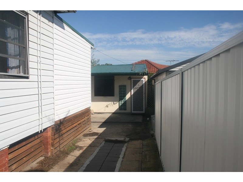 71 Welfare Ave, Beverly Hills NSW 2209