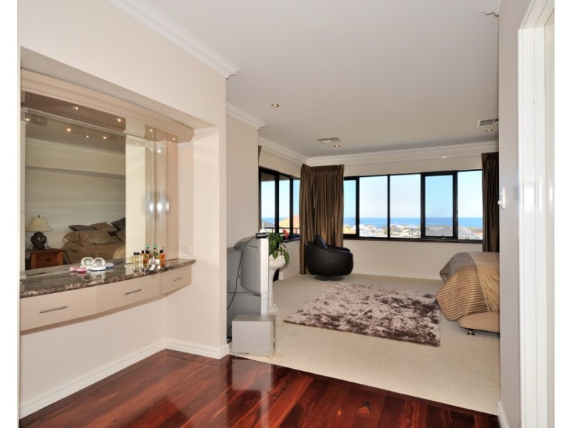 30 Romano Crescent, Iluka WA 6028