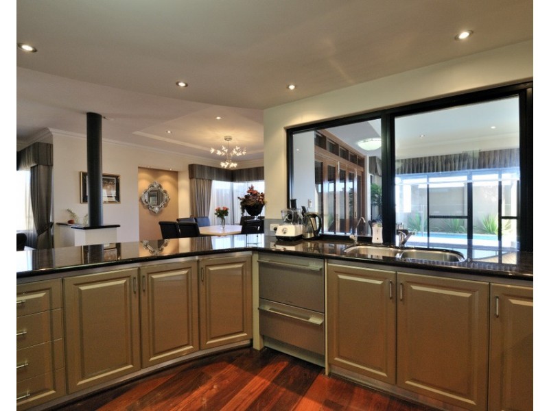 30 Romano Crescent, Iluka WA 6028