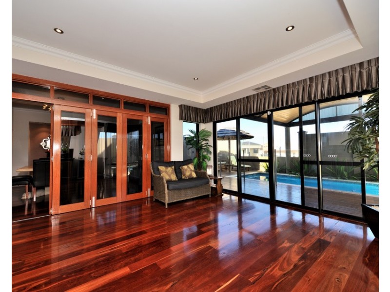 30 Romano Crescent, Iluka WA 6028