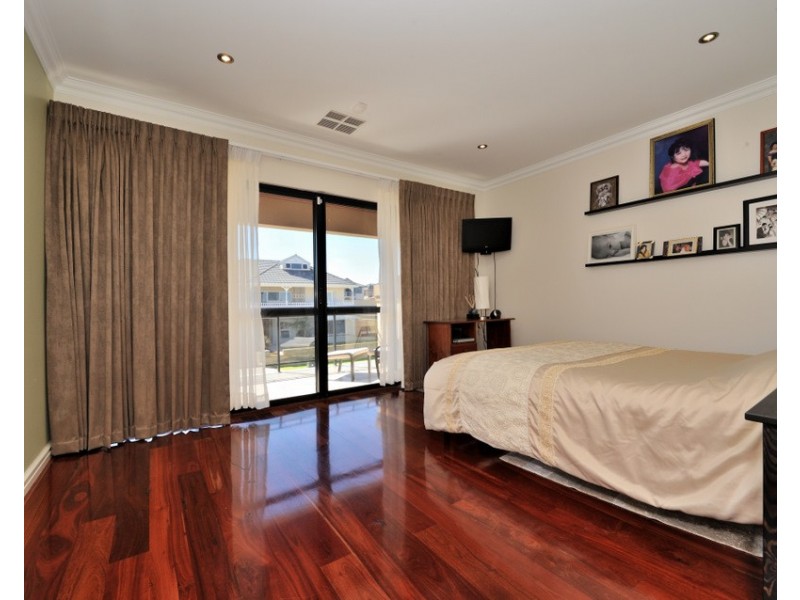 30 Romano Crescent, Iluka WA 6028