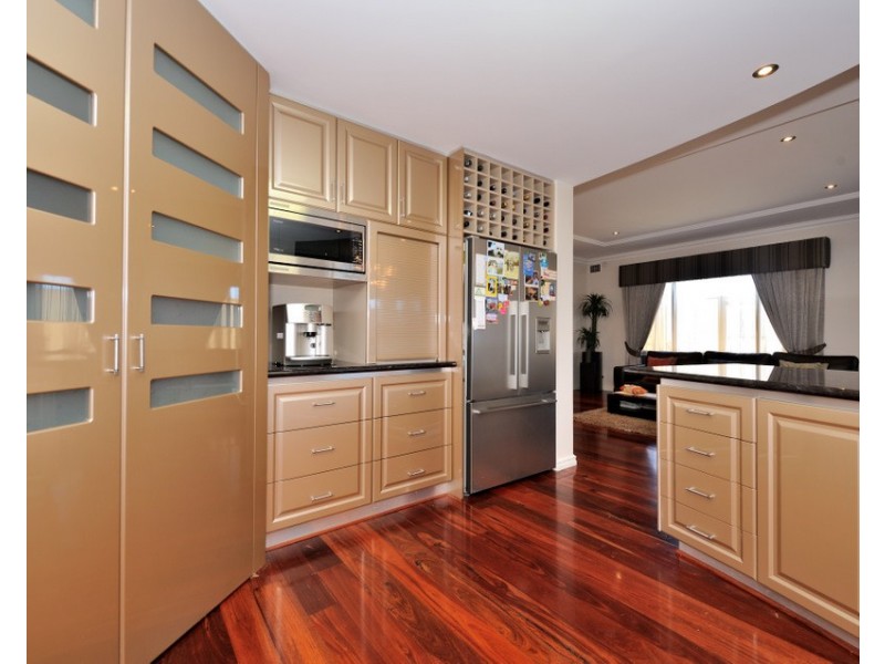 30 Romano Crescent, Iluka WA 6028