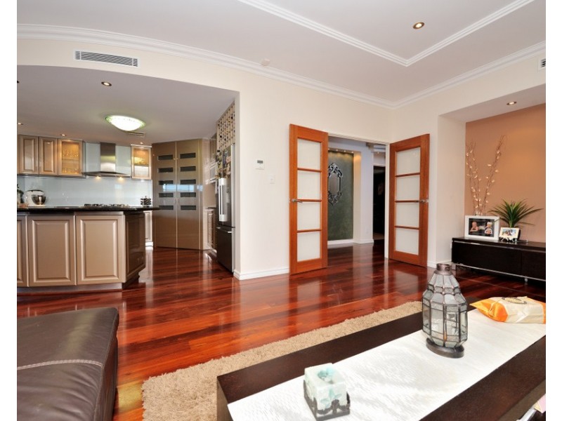 30 Romano Crescent, Iluka WA 6028