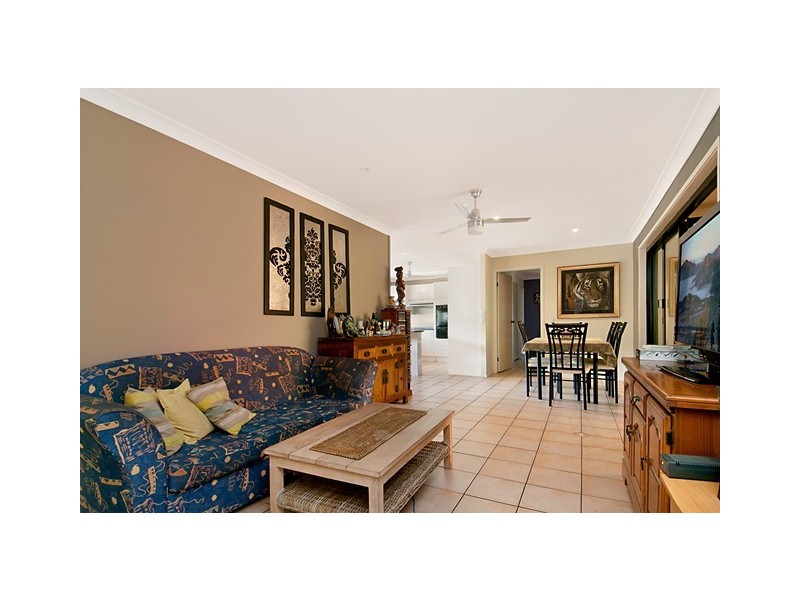 10 Karumba Drive, Warana QLD 4575