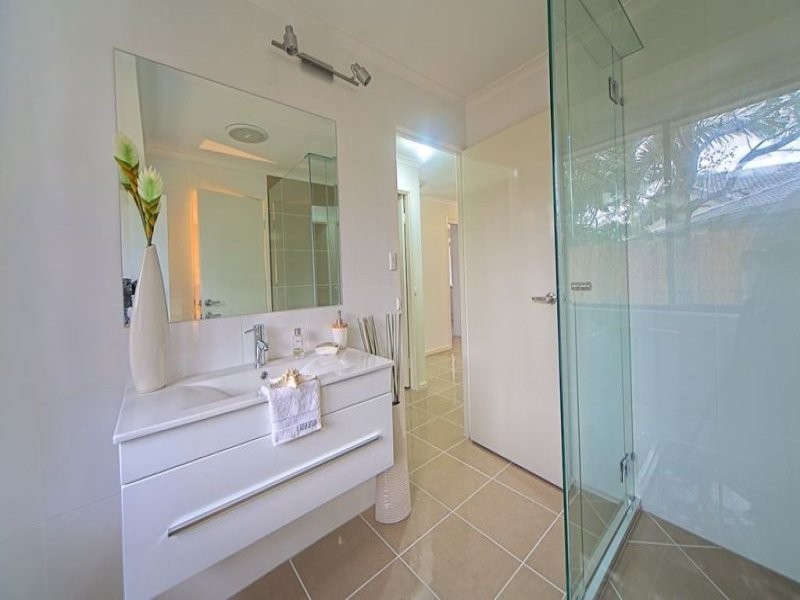 6 Mallard Place`, Bokarina QLD 4575