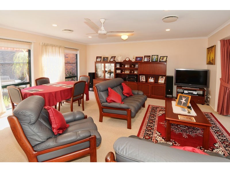 253/4 Melody Court, Warana QLD 4575