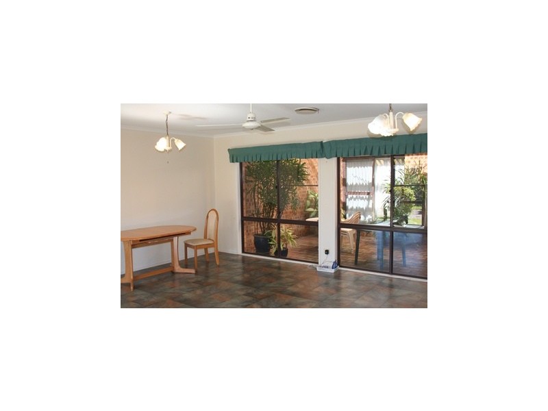 121/8 Melody Court, Warana QLD 4575