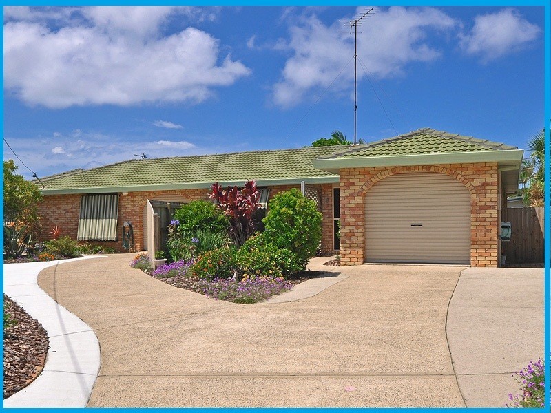 2/4 Adina Court, Buddina QLD 4575