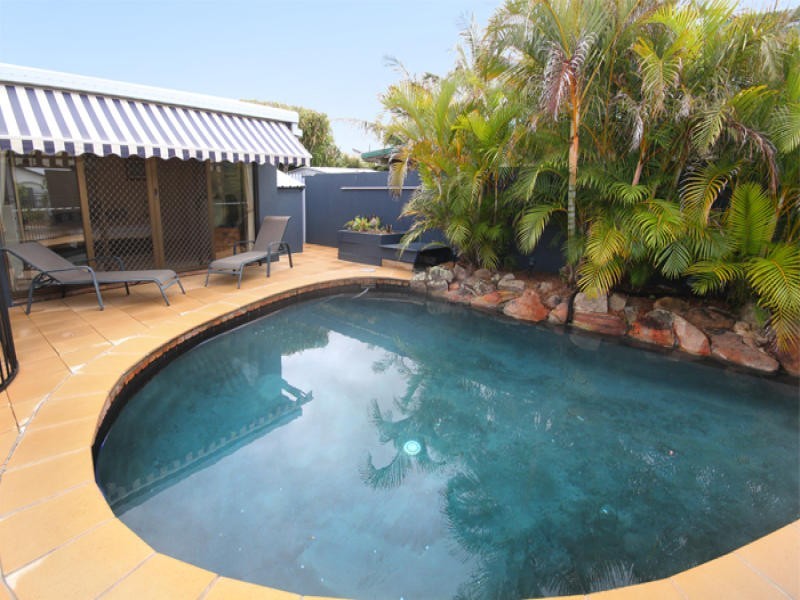 50 Oceanic Drive, Warana QLD 4575