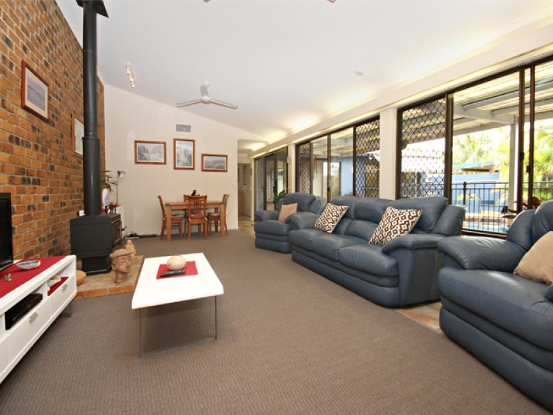 50 Oceanic Drive, Warana QLD 4575