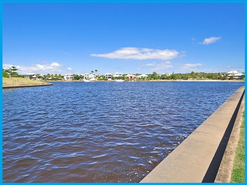 123/8 Melody Court, Warana QLD 4575