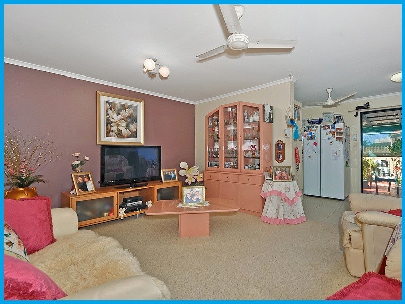 231/4 Melody Court, Warana QLD 4575