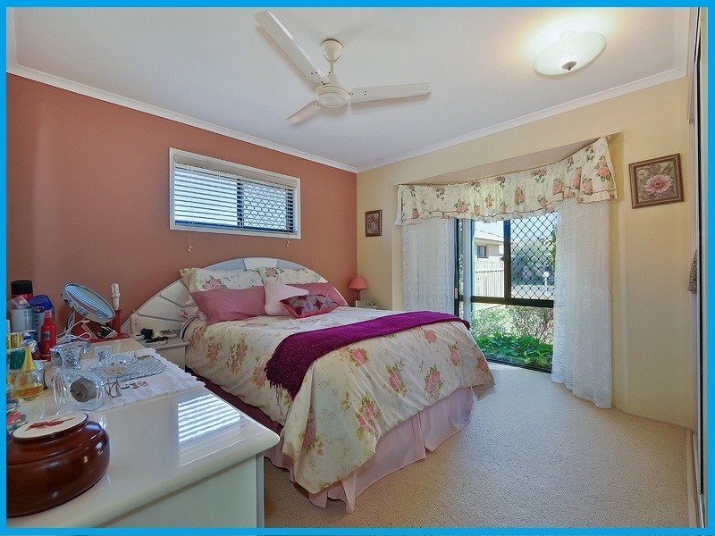231/4 Melody Court, Warana QLD 4575