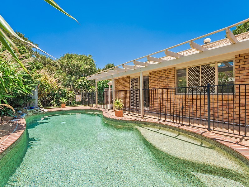 209 Oceanic Drive, Warana QLD 4575