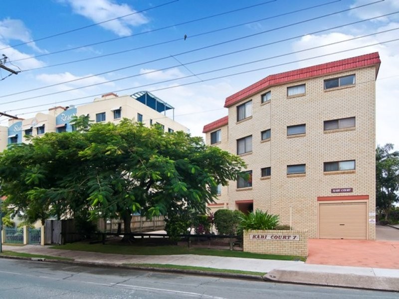 1/7 Landsborough Pde, Golden Beach QLD 4551