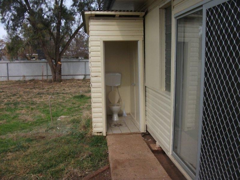 24 Campbell St, Trangie NSW 2823