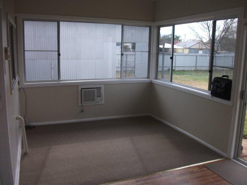 24 Campbell St, Trangie NSW 2823