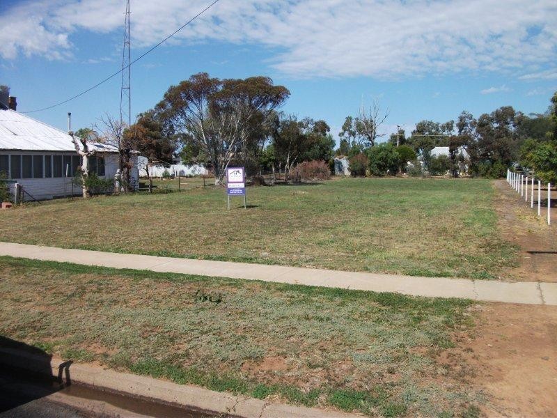 25 Narromine St, Nevertire NSW 2831