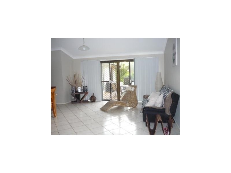 204 Sunshine Blvd, Mermaid Waters QLD 4218