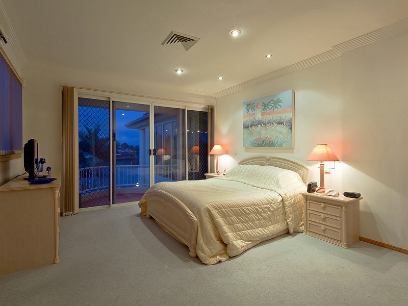51 Portobello Drive, Mermaid Waters QLD 4218
