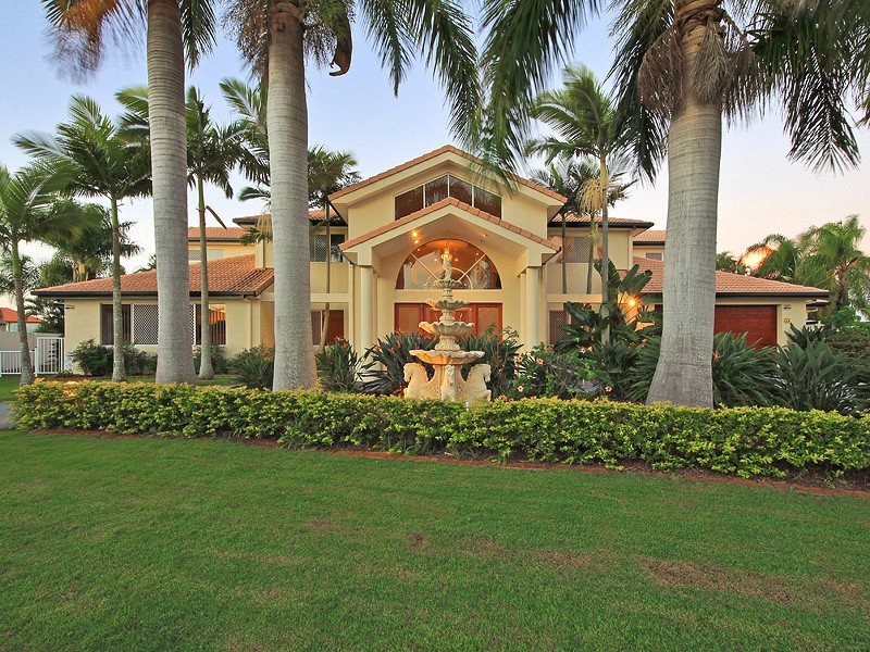 51 Portobello Drive, Mermaid Waters QLD 4218