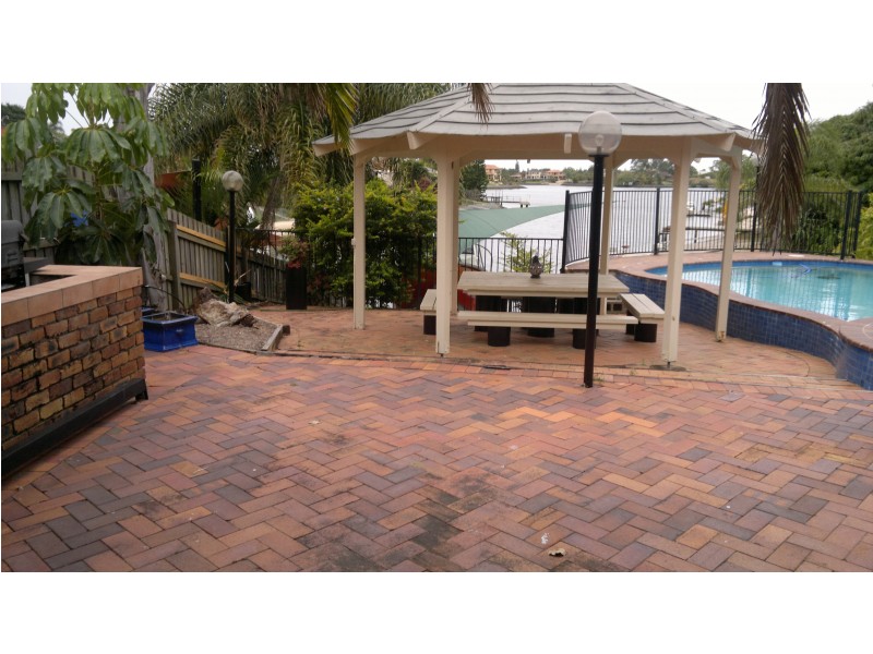 6 Winch Court, Mermaid Waters QLD 4218