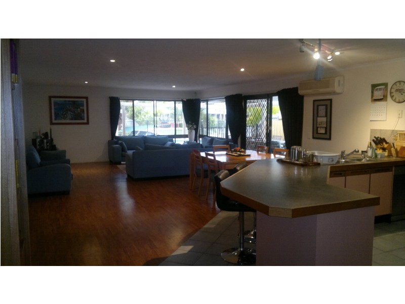 6 Winch Court, Mermaid Waters QLD 4218