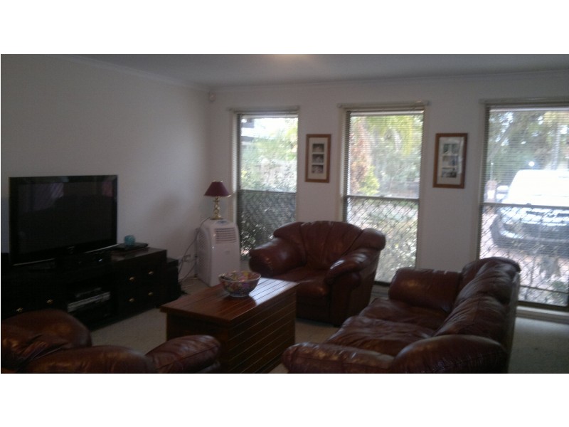 6 Winch Court, Mermaid Waters QLD 4218