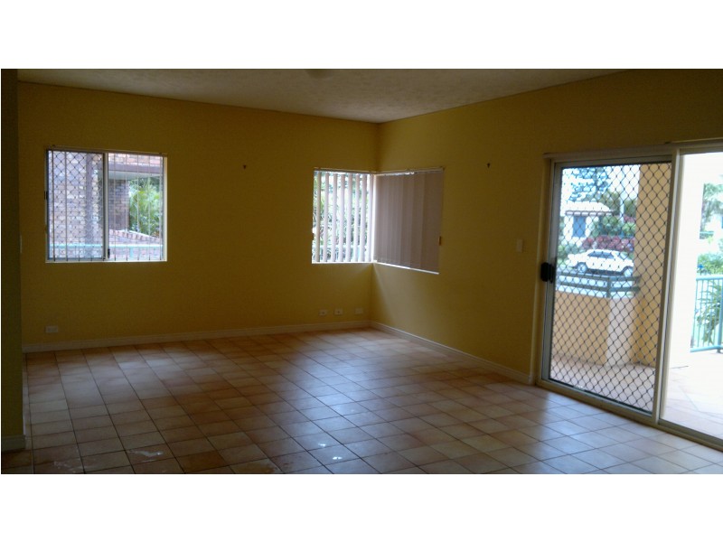 2/99 Old Burleigh Road, Broadbeach QLD 4218