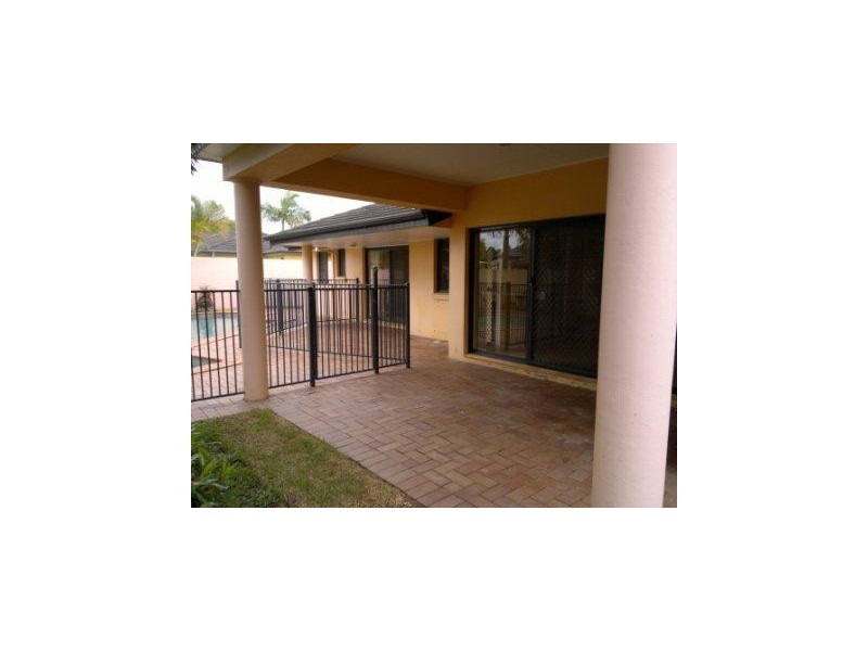 19 Moonraker Street, Clear Island Waters QLD 4226