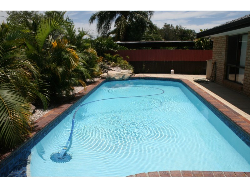 3 Halbourne Court, Mermaid Waters QLD 4218