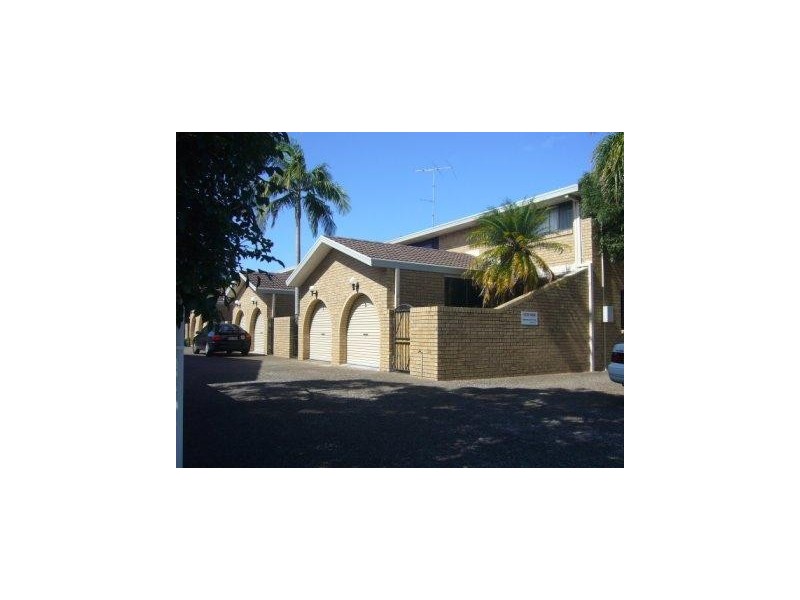 2/4 Angie Crt, Mermaid Waters QLD 4218