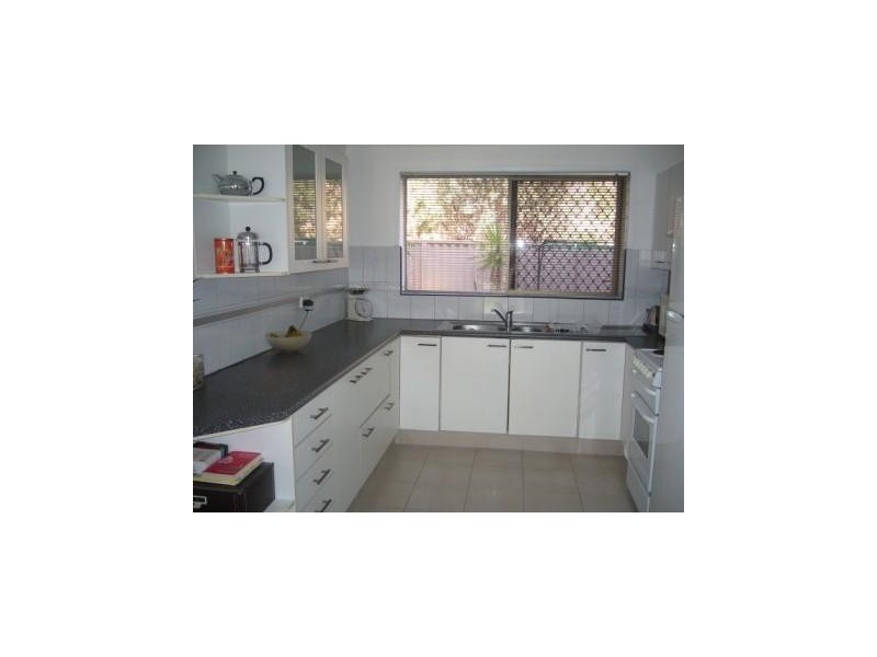 2/4 Angie Crt, Mermaid Waters QLD 4218