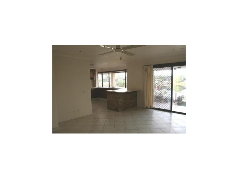 12 Delungra Court, Mermaid Waters QLD 4218