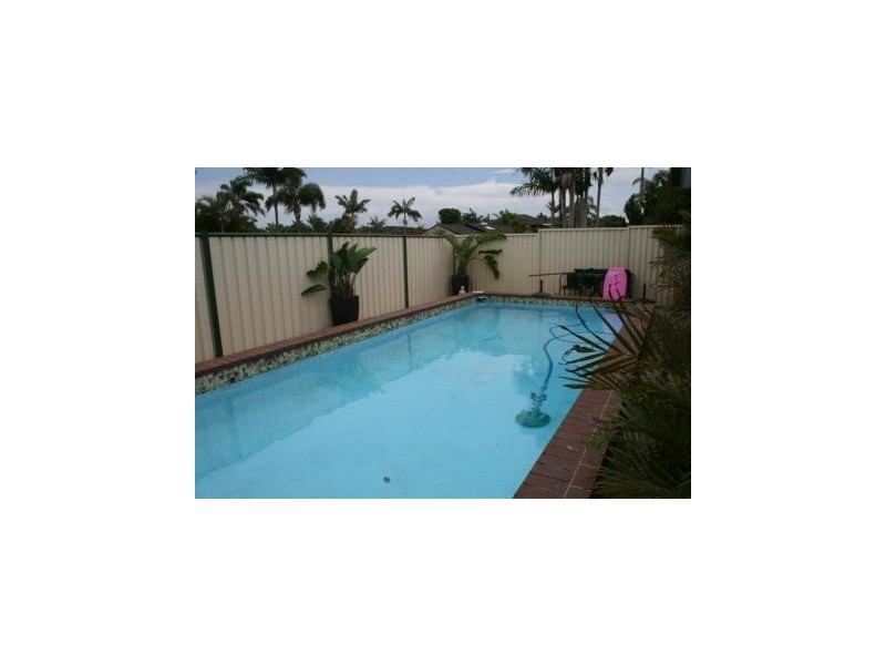 112 Oceanic Drive, Mermaid Waters QLD 4218