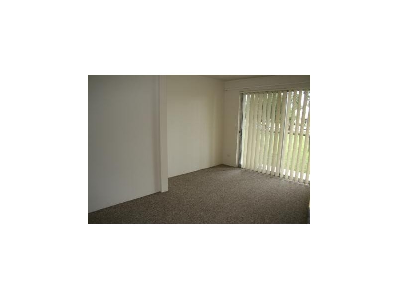 4/2 Oceanic Drive, Mermaid Waters QLD 4218